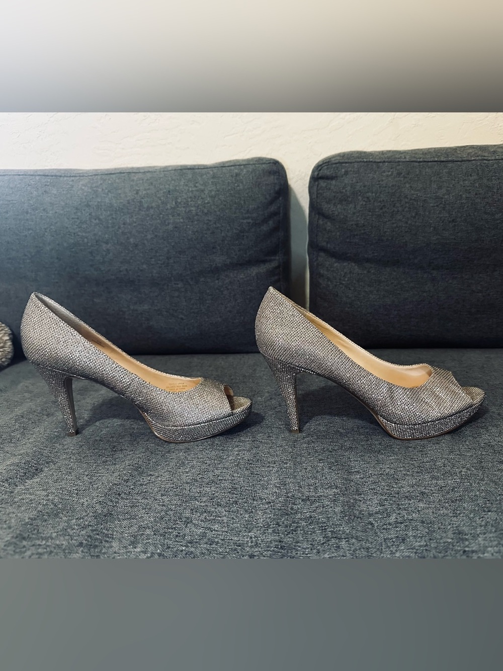 Enzo Angiolini Metallic Gold/Silver Peep-Toe Platform Heels - 8.5 - Picture 3 of 6